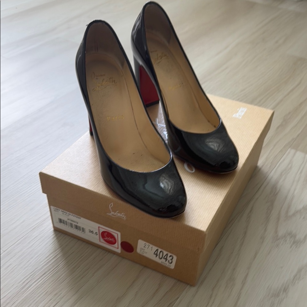 Christian Louboutin Black Pumps size 36.5 great condition!